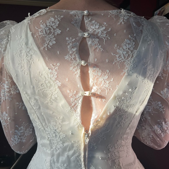 VINTAGE WEDDING DRESS - Picture 3 of 5